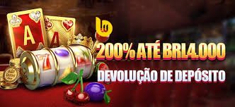 Người dùng Việt Nam theo dõi kết quả bóng đá và đặt cược trên điện thoại